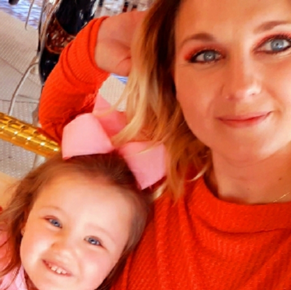 Meet your Posher, Dani - Picture 1 of 1